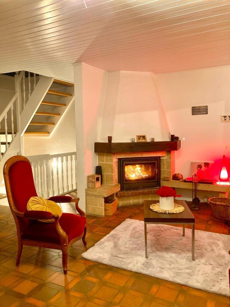 Cheerful Villa With Fireplace, Bath-Tub And Garden Noville Eksteriør billede