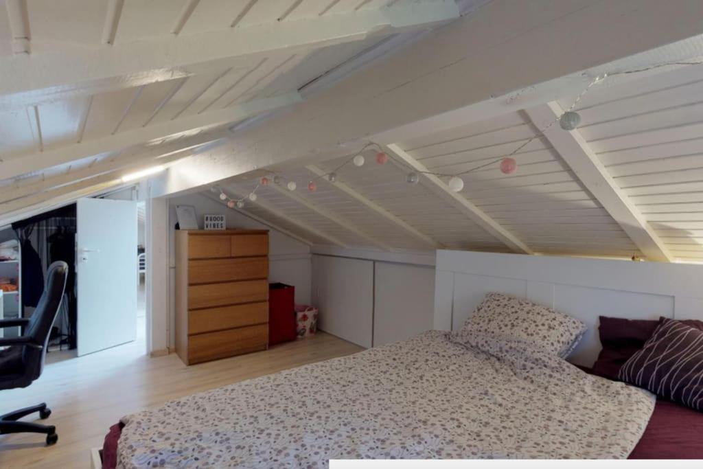 Cheerful Villa With Fireplace, Bath-Tub And Garden Noville Eksteriør billede