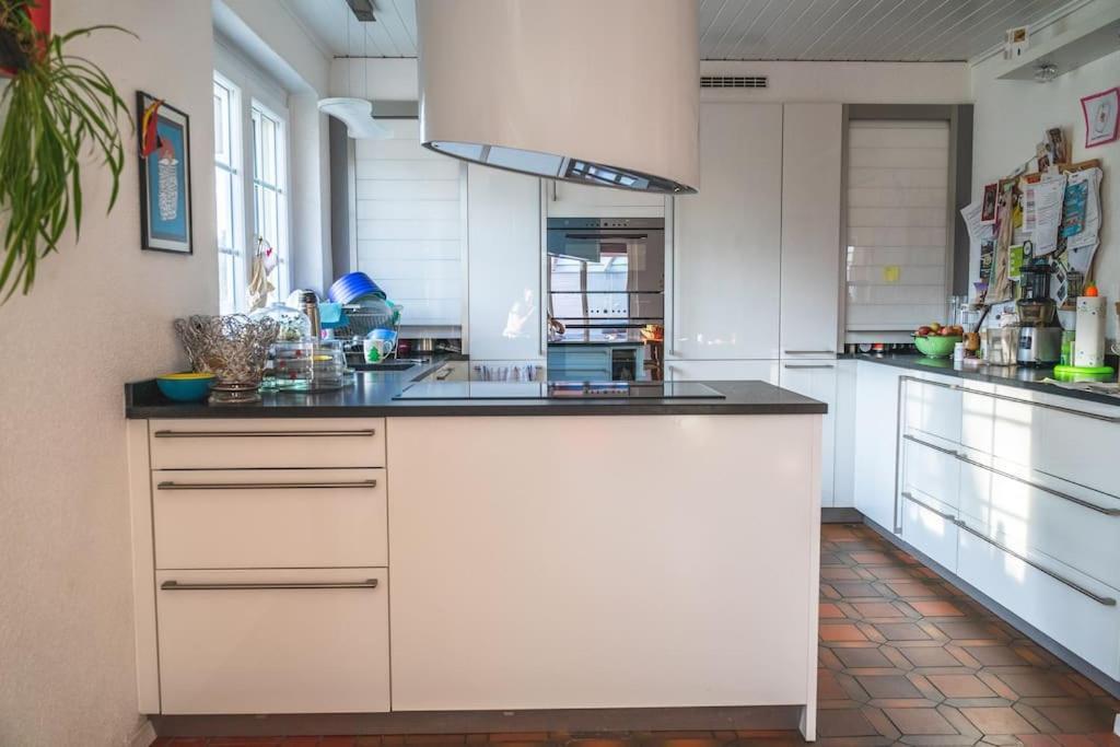 Cheerful Villa With Fireplace, Bath-Tub And Garden Noville Eksteriør billede